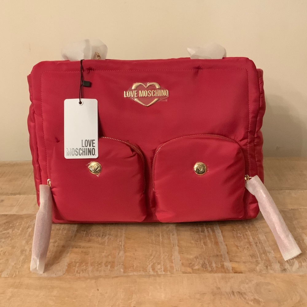 (NWT) “LOVE” MOSCHINO SHOULDER BAG, FUCHSIA!